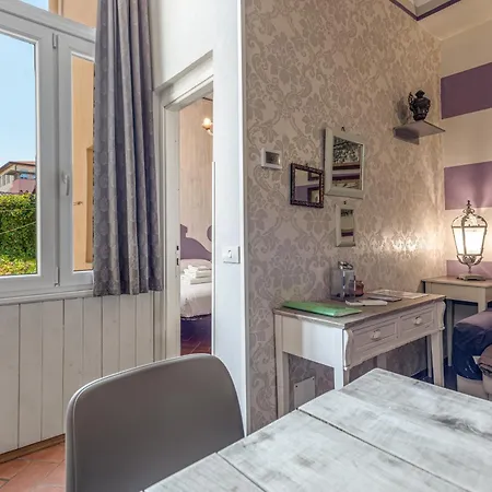 Violet Flat, San Gallo Floransa
